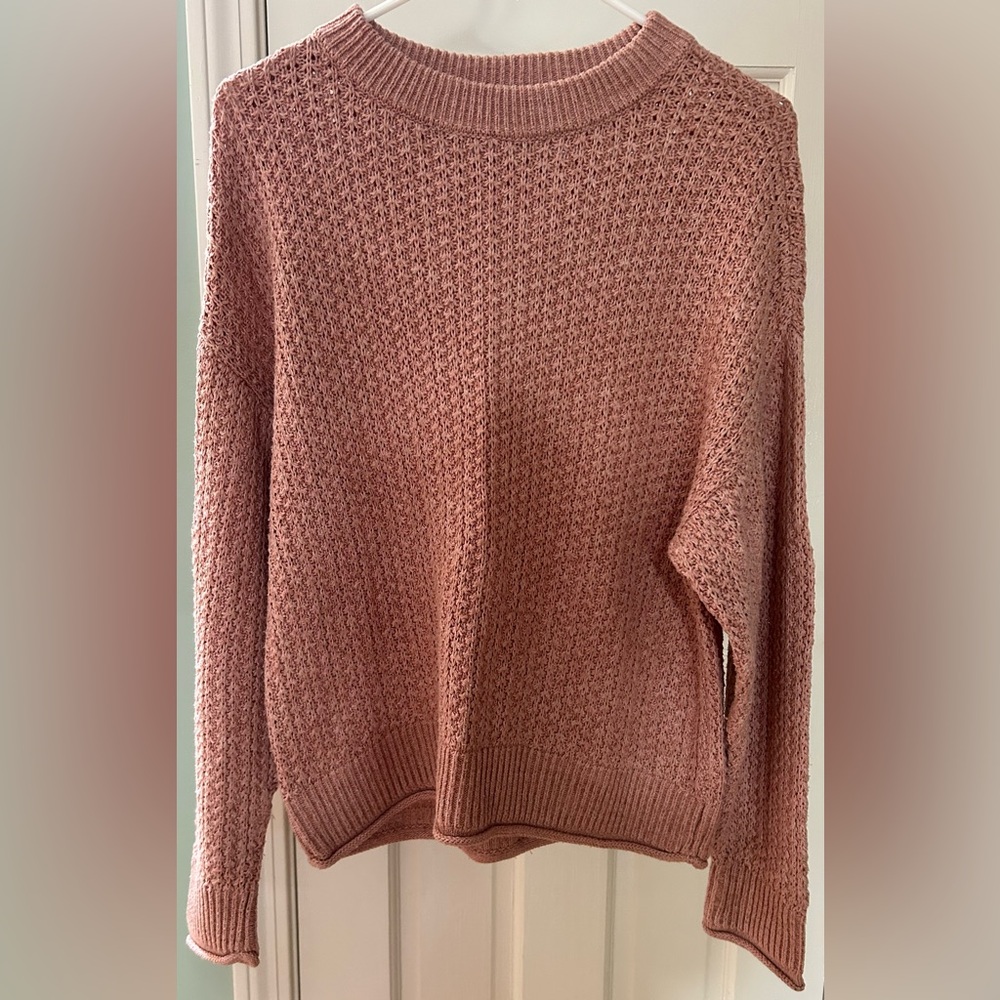 Small Universal Thread Women's Mauve Sweater